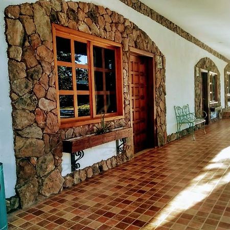 Hotel Hacienda Las Marias Meoqui エクステリア 写真